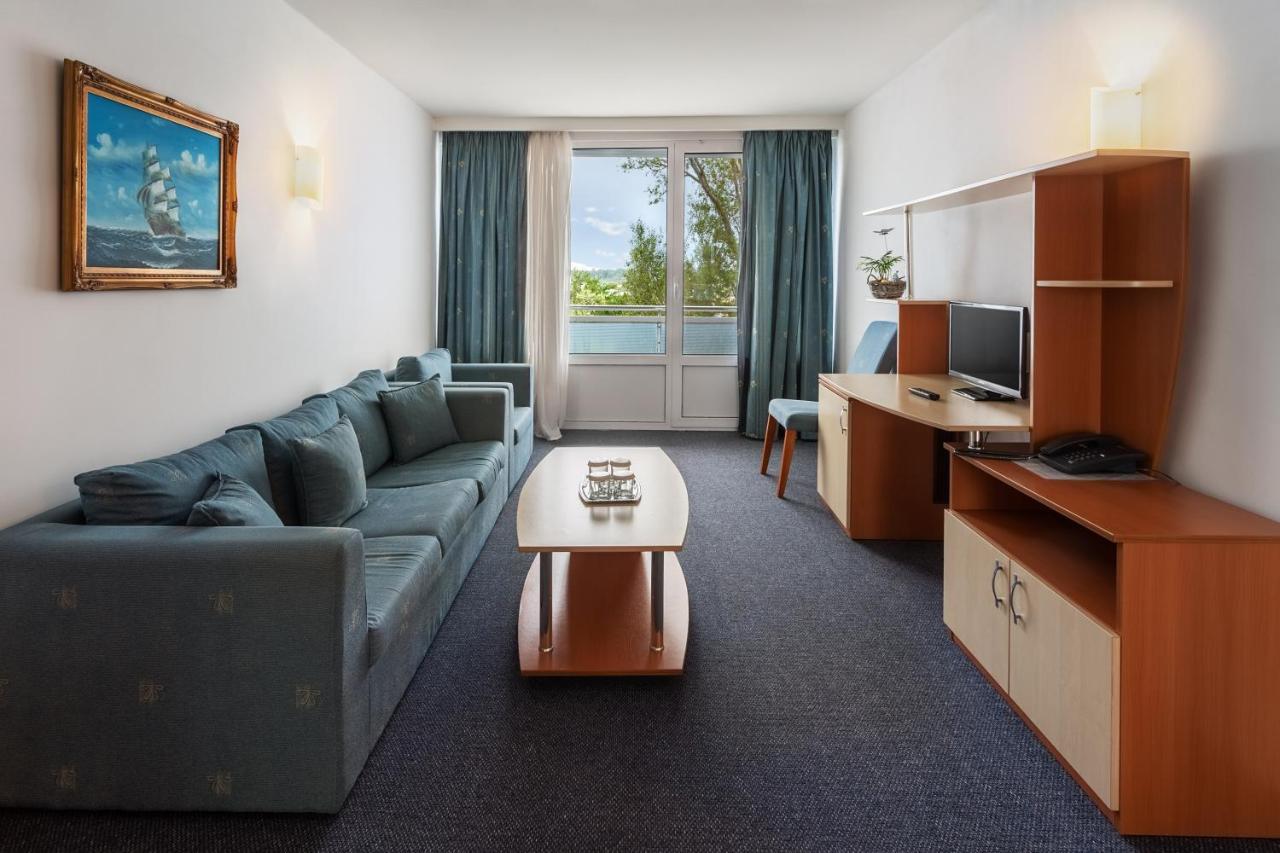 Hotel Sirena Saturn Buitenkant foto