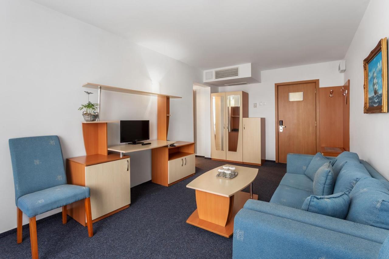 Hotel Sirena Saturn Buitenkant foto