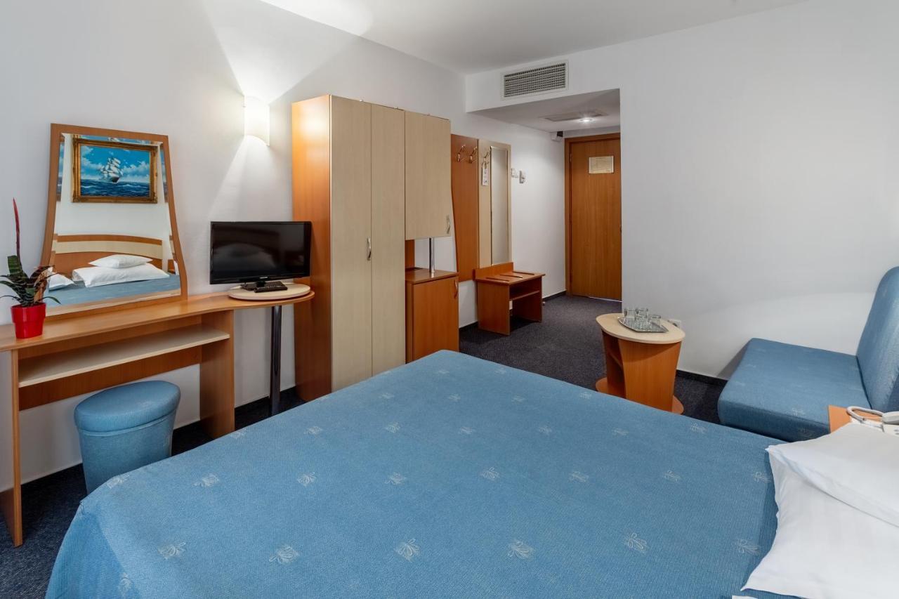 Hotel Sirena Saturn Buitenkant foto